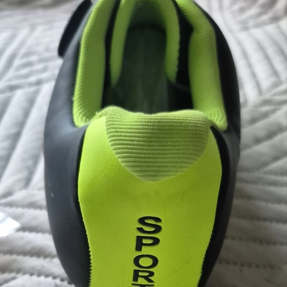 Spinning Black and Neon Green Sport Shoes - Picture 4 of 4